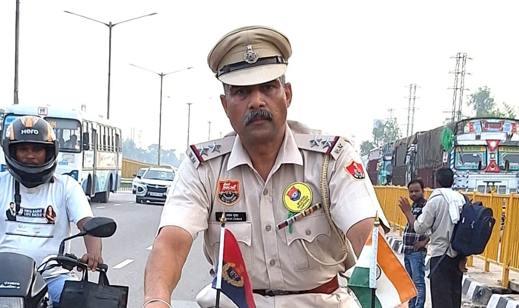साइकिल चलाकर नशे के विरुद्ध लोगों को किया जागरूक